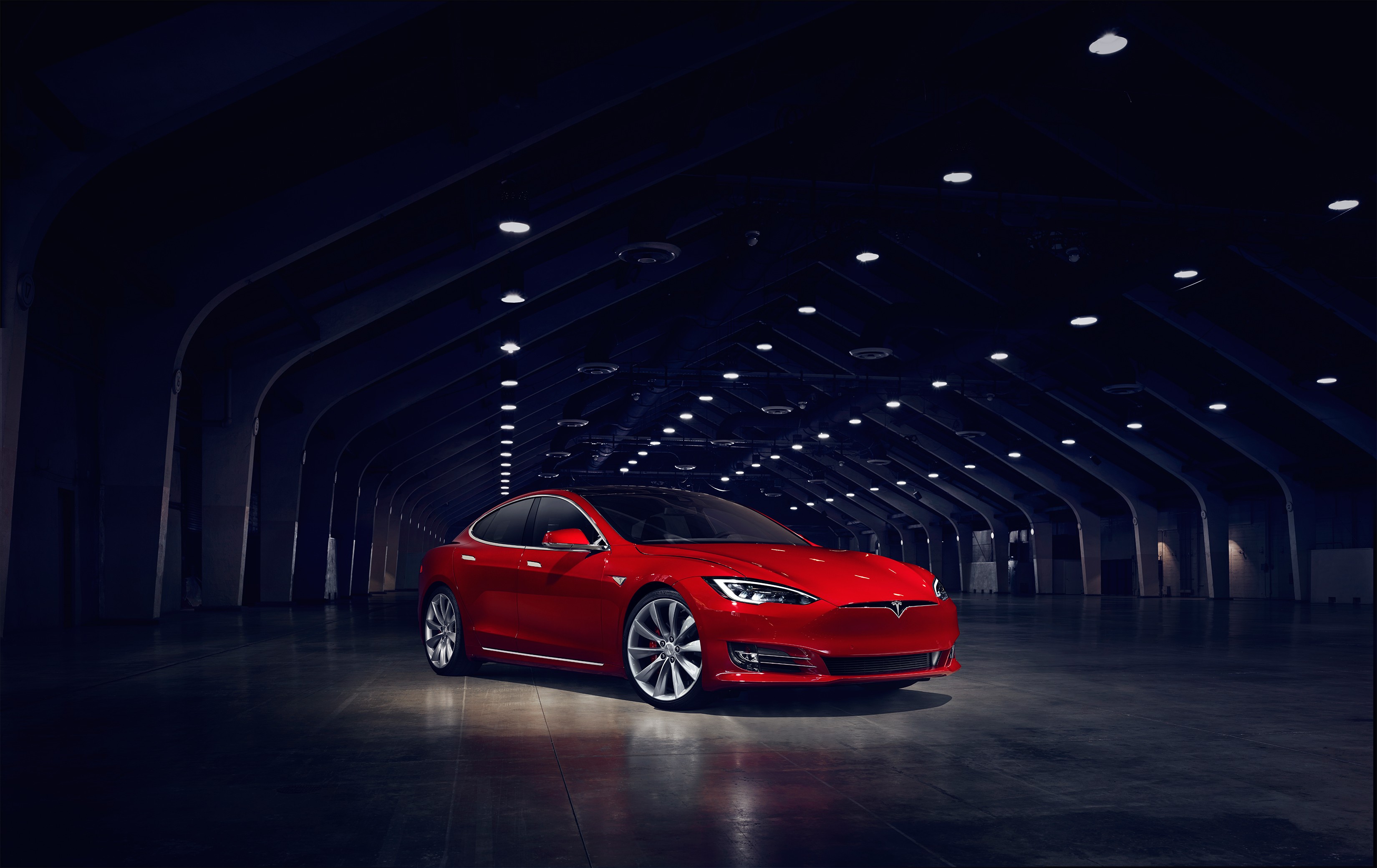 Tesla Model S photo 3