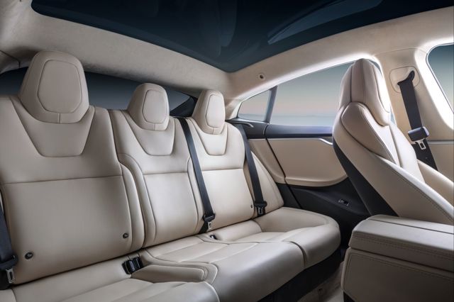 Tesla Model S photo 21