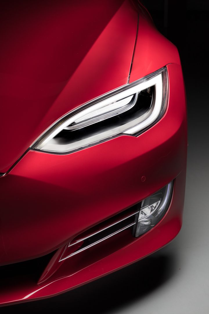 Tesla Model S photo 4