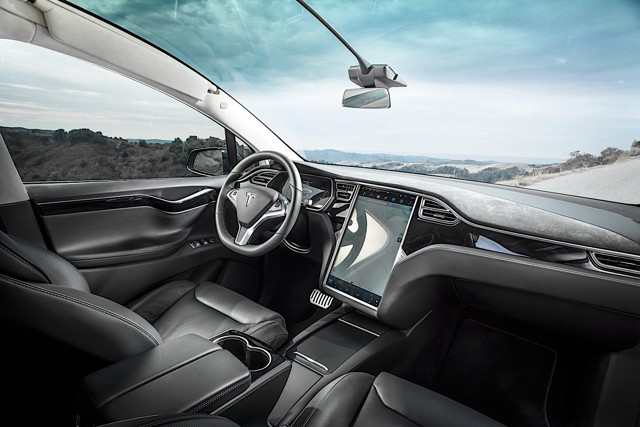 Tesla Model X photo 28