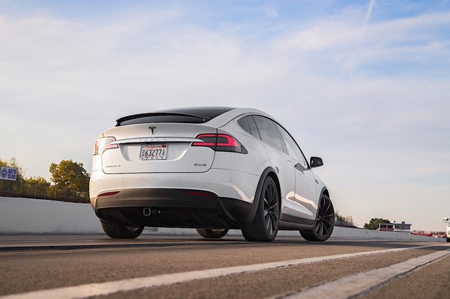 Tesla Model X photo 24