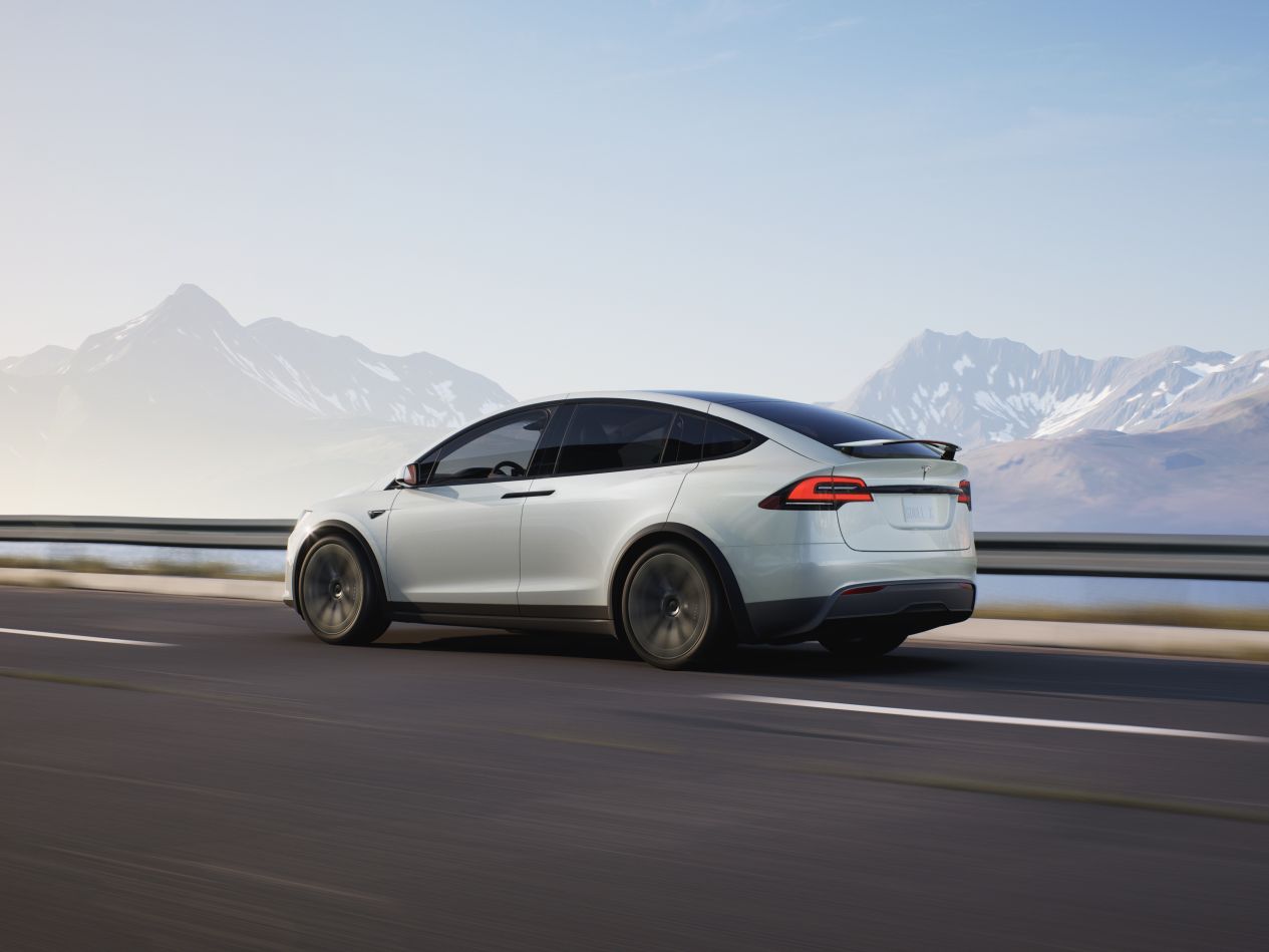 Tesla Model X photo 5