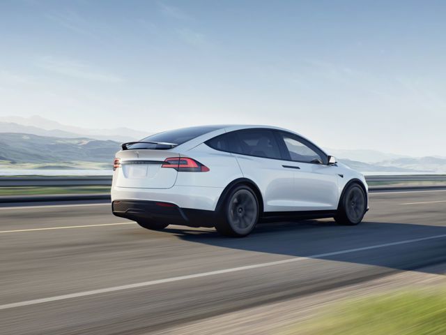 Tesla Model X photo 8