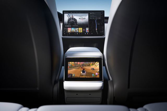Tesla Model X photo 20