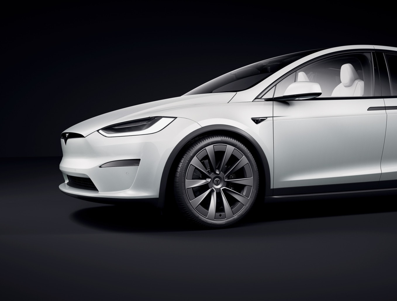 Tesla Model X photo 11