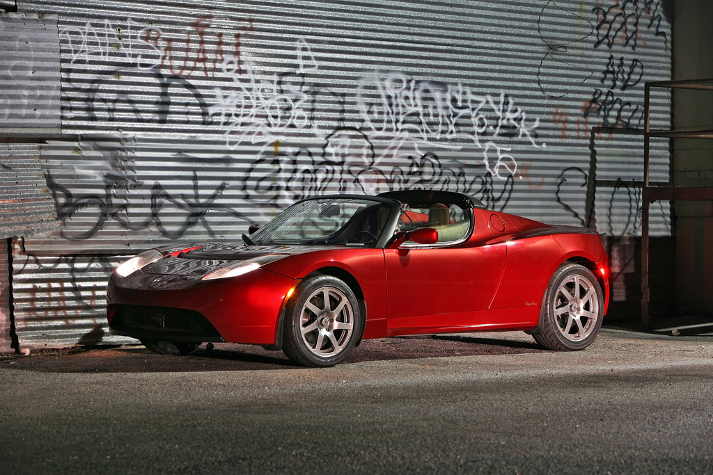 Tesla Roadster photo 13