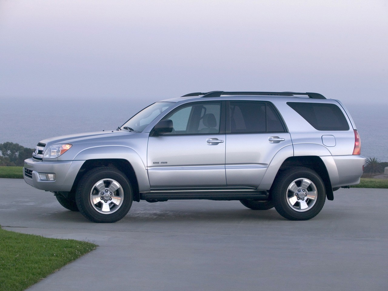 Toyota 4Runner photo 5