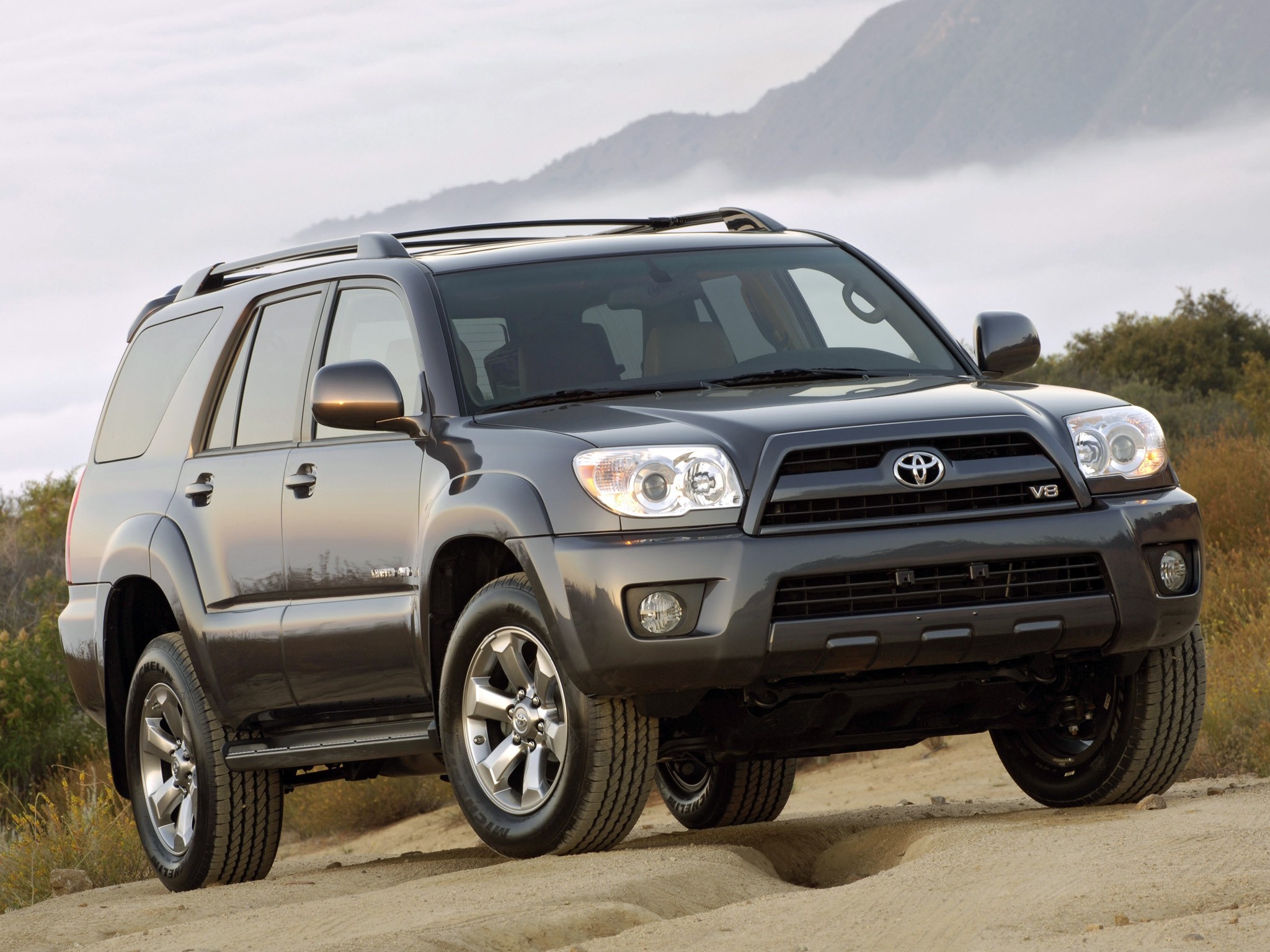 Toyota 4Runner photo 11
