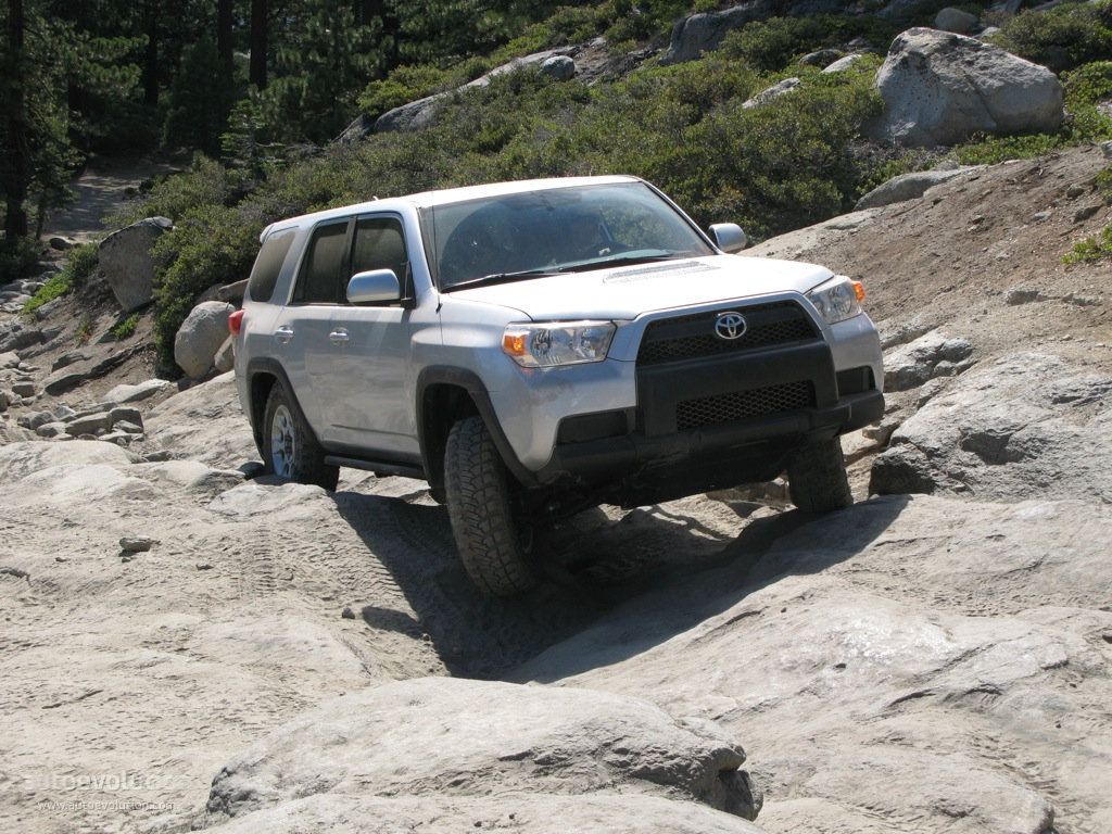 Toyota 4Runner photo 2
