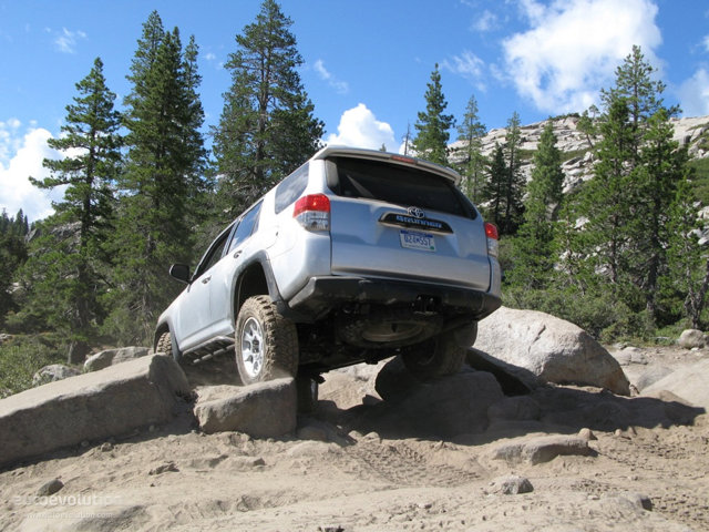Toyota 4Runner photo 4