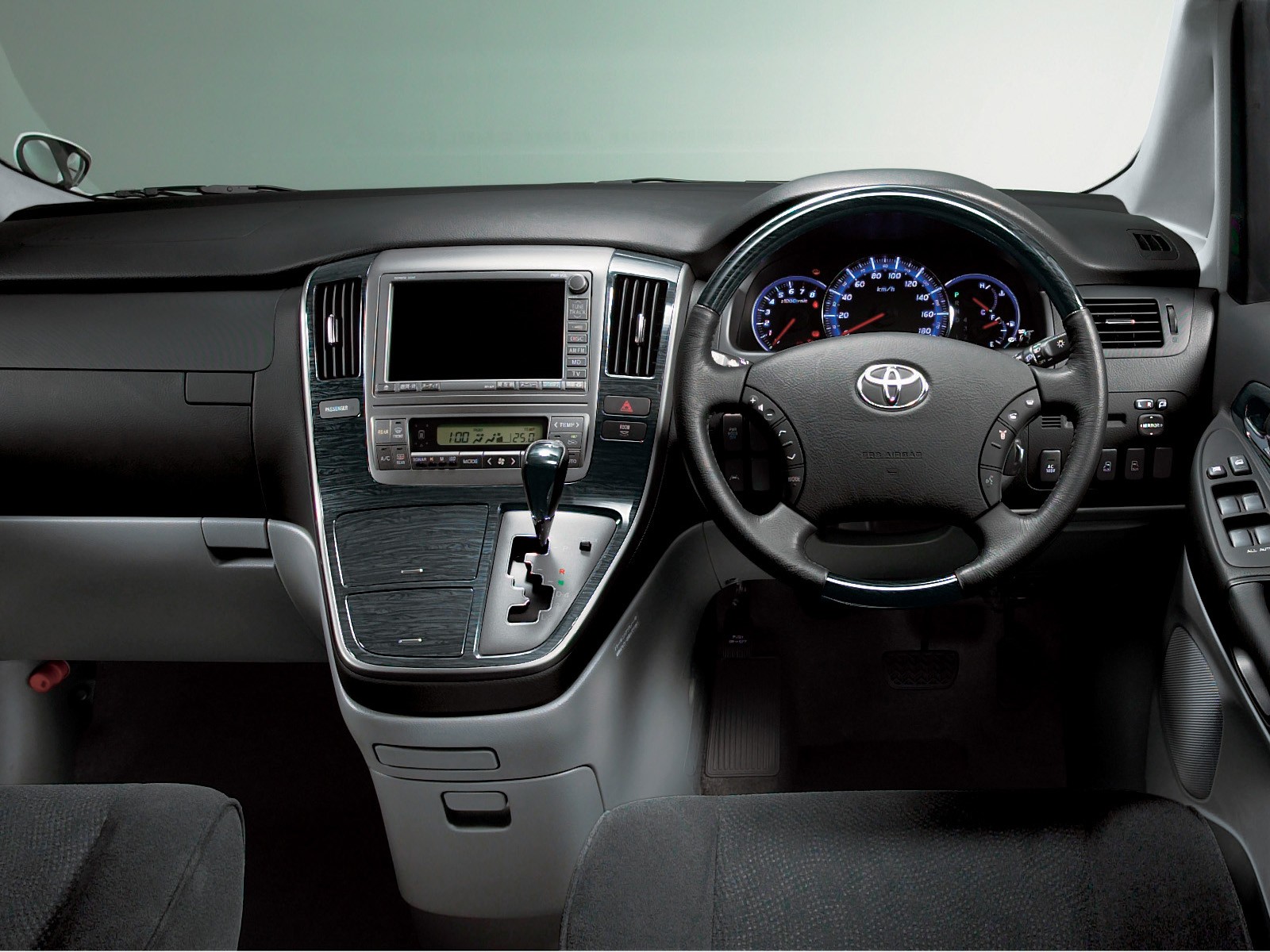 Toyota Alphard photo 19