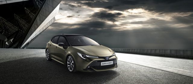 TOYOTA Auris 5 Doors