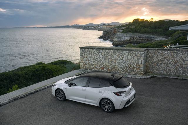 Toyota Auris 5 Doors photo 12