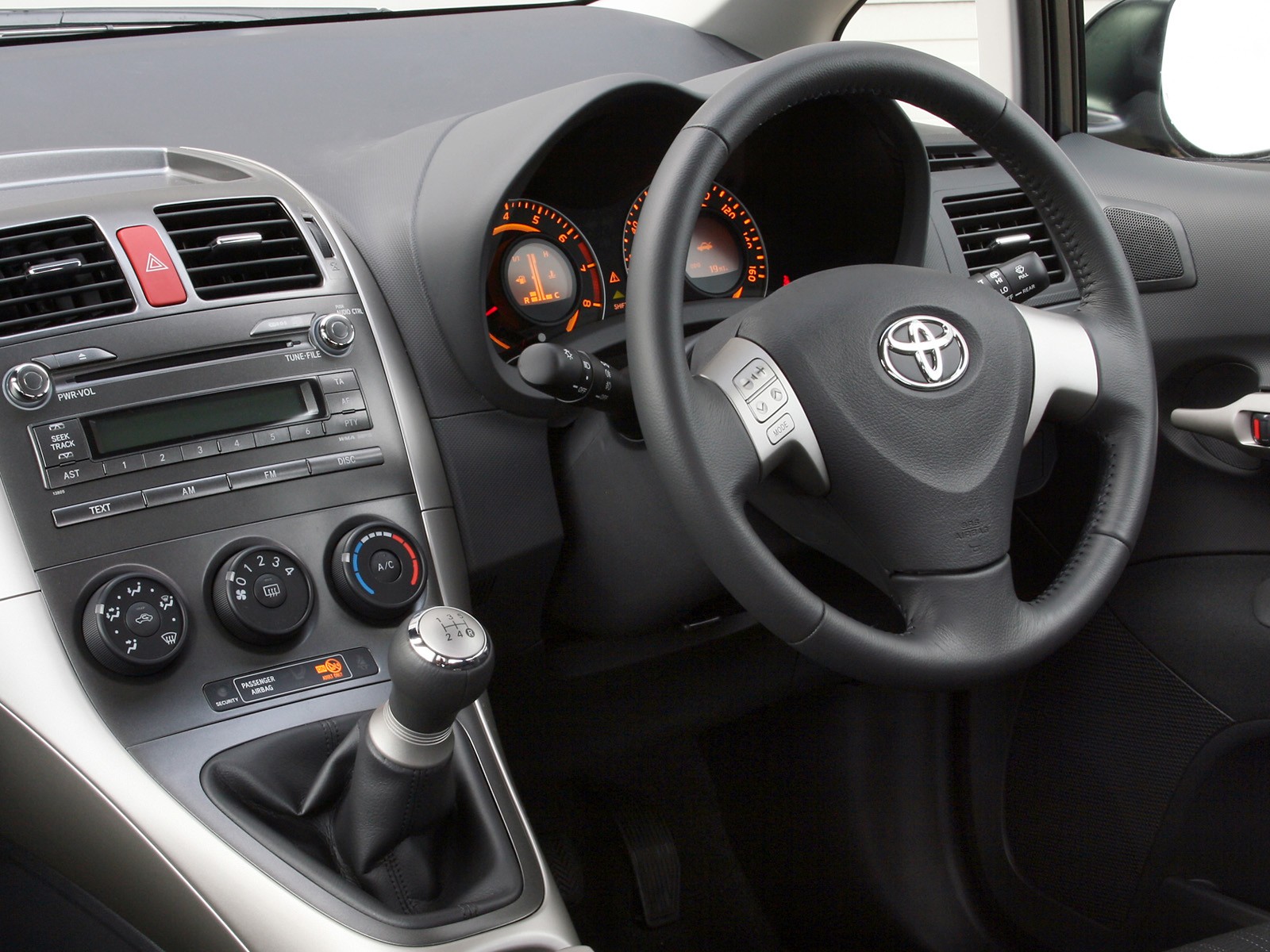 Toyota Auris 5 Doors photo 67