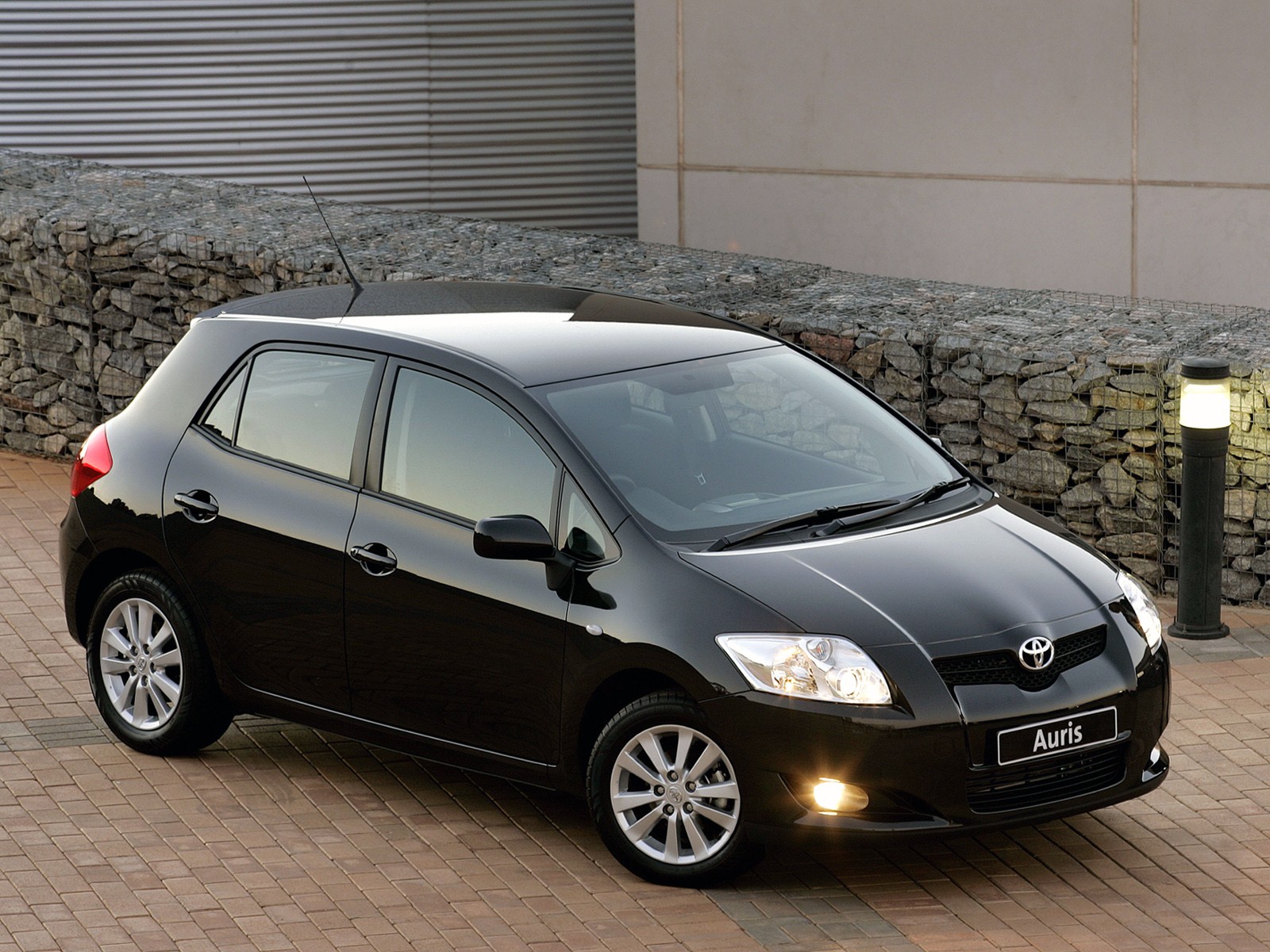 Toyota Auris 5 Doors photo 15