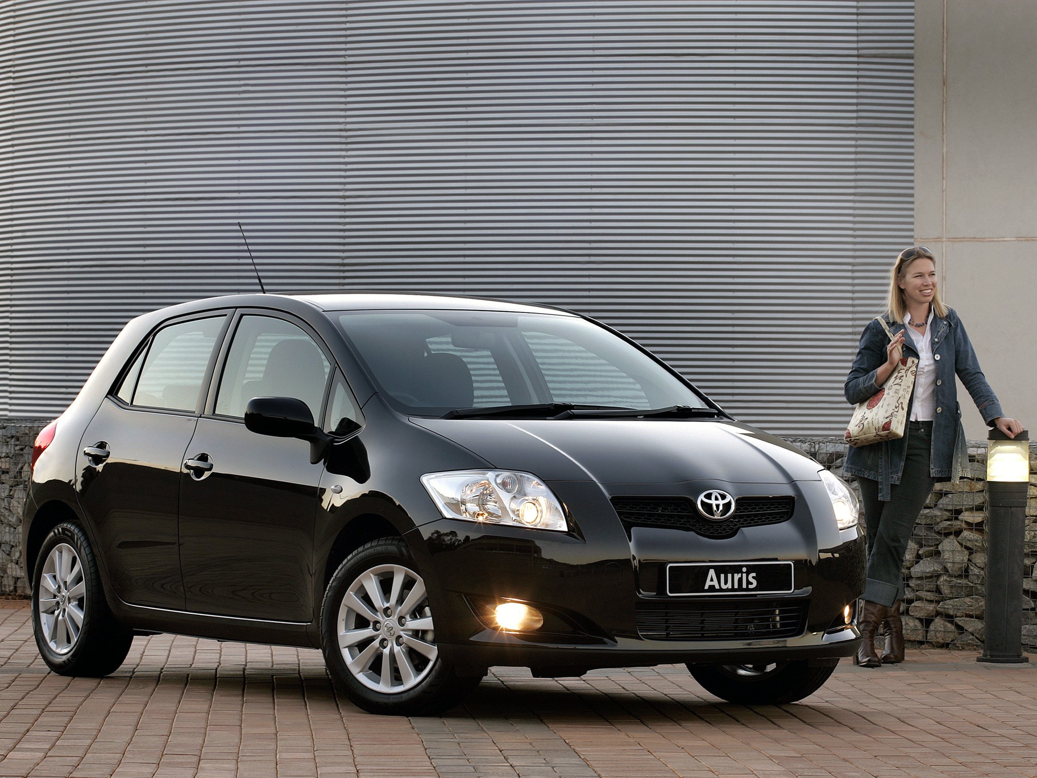 Toyota Auris 5 Doors photo 19