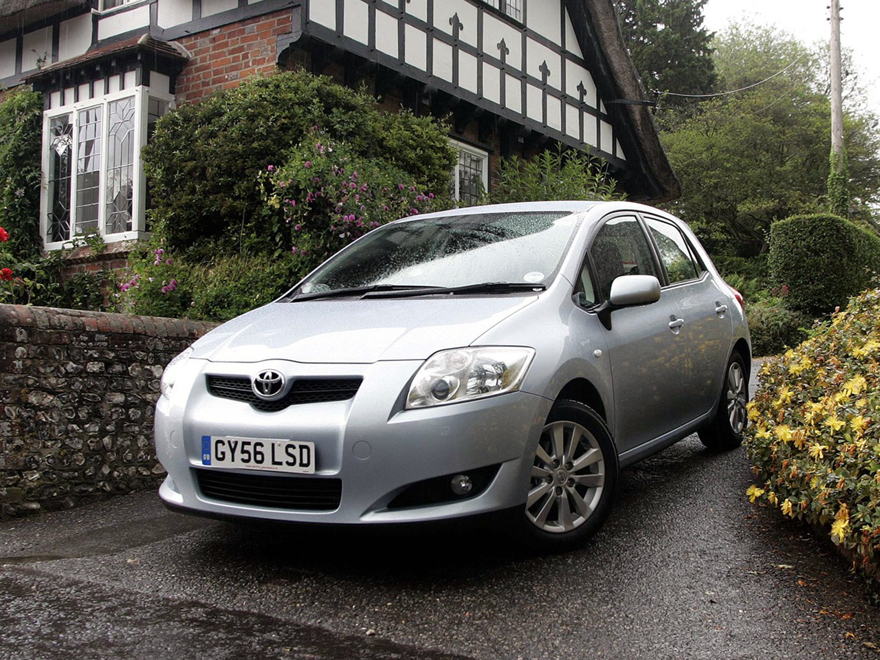 Toyota Auris 5 Doors photo 21