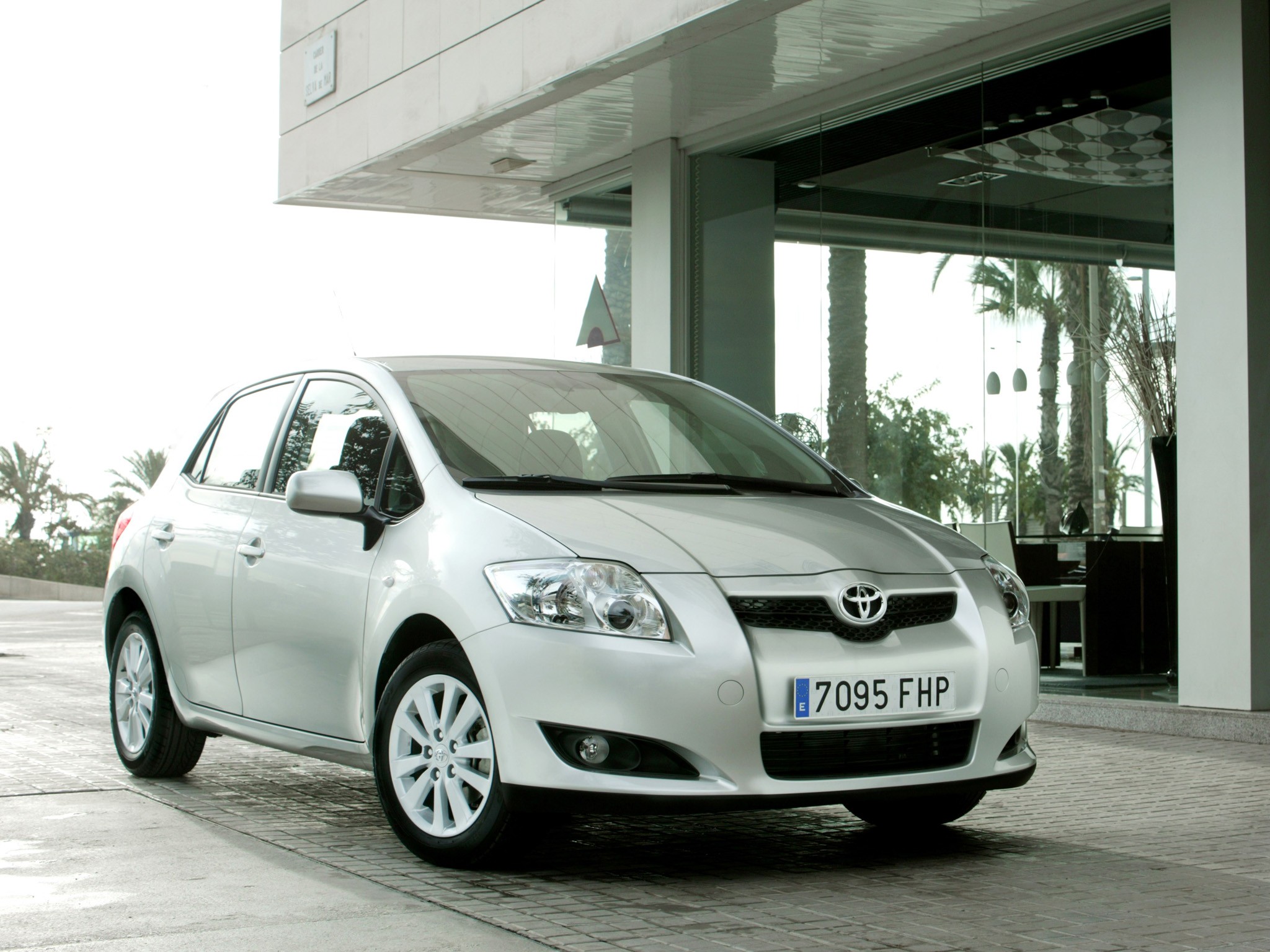 Toyota Auris 5 Doors photo 45