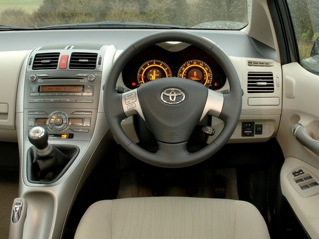 Toyota Auris 5 Doors photo 64