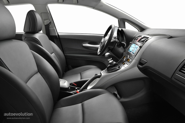 Toyota Auris 5 Doors photo 63