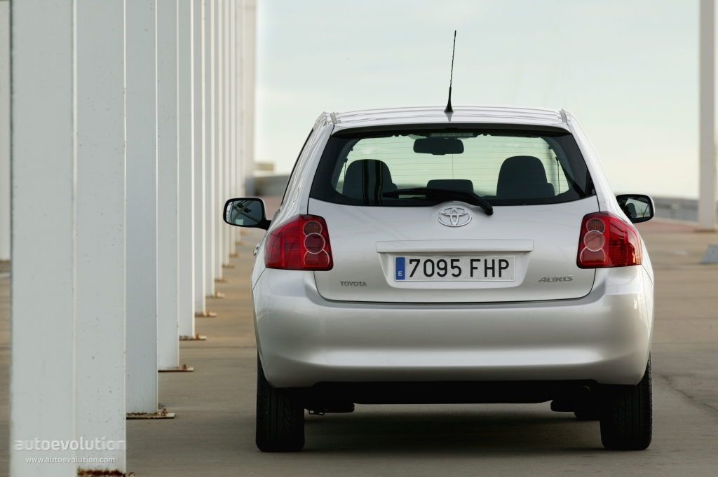 TOYOTA Auris 5 Doors