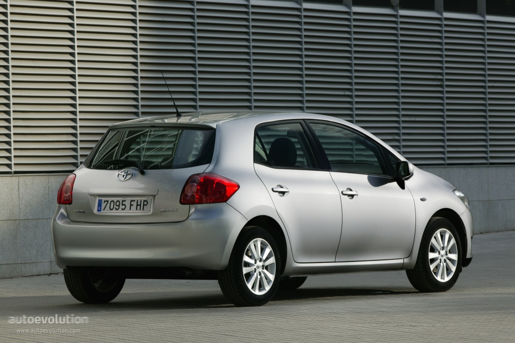 Toyota Auris 5 Doors photo 2