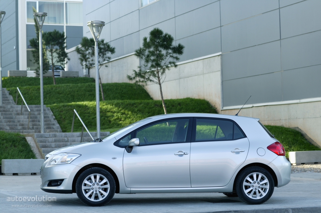 Toyota Auris 5 Doors photo 6