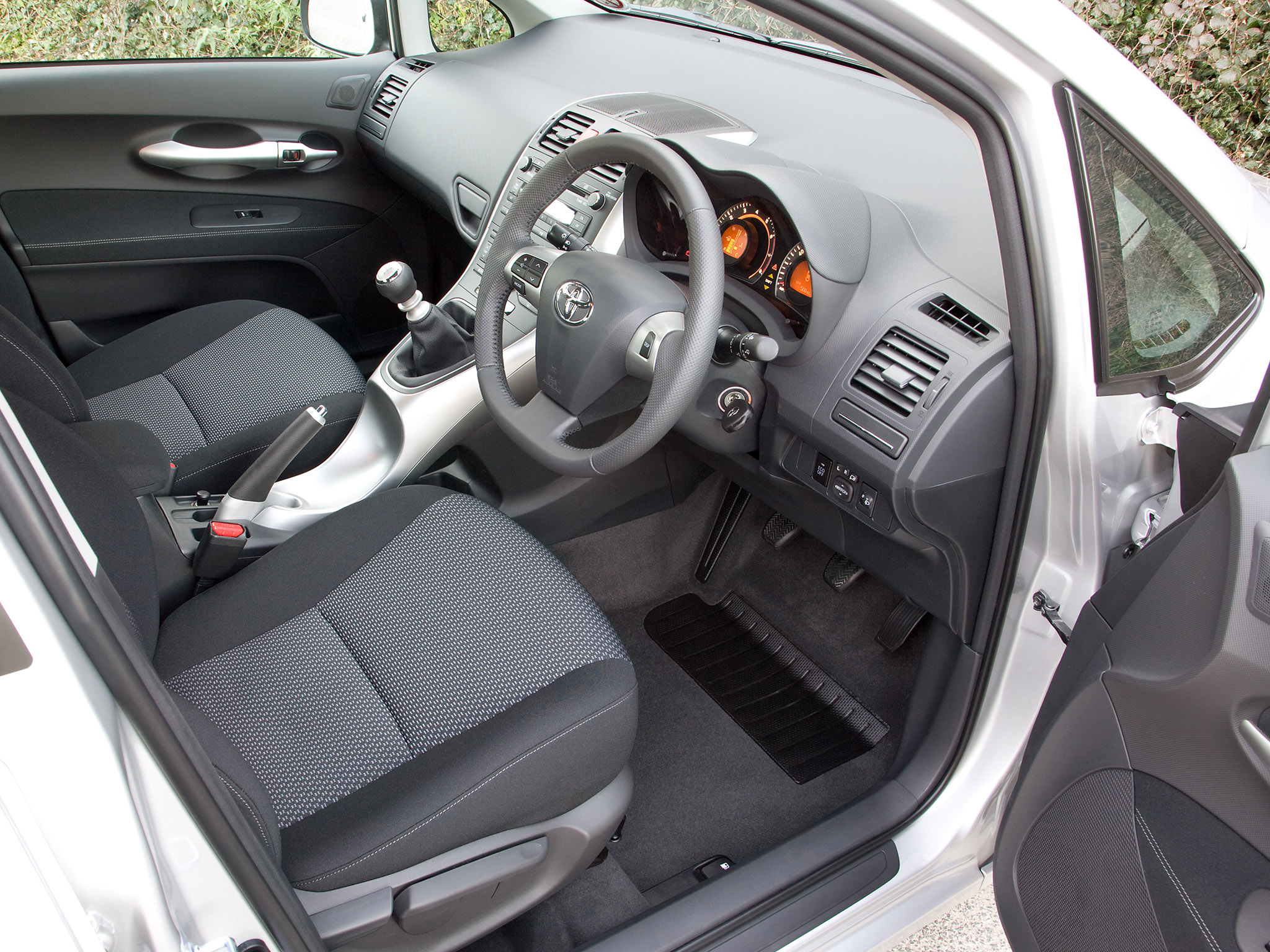 Toyota Auris 5 Doors photo 55