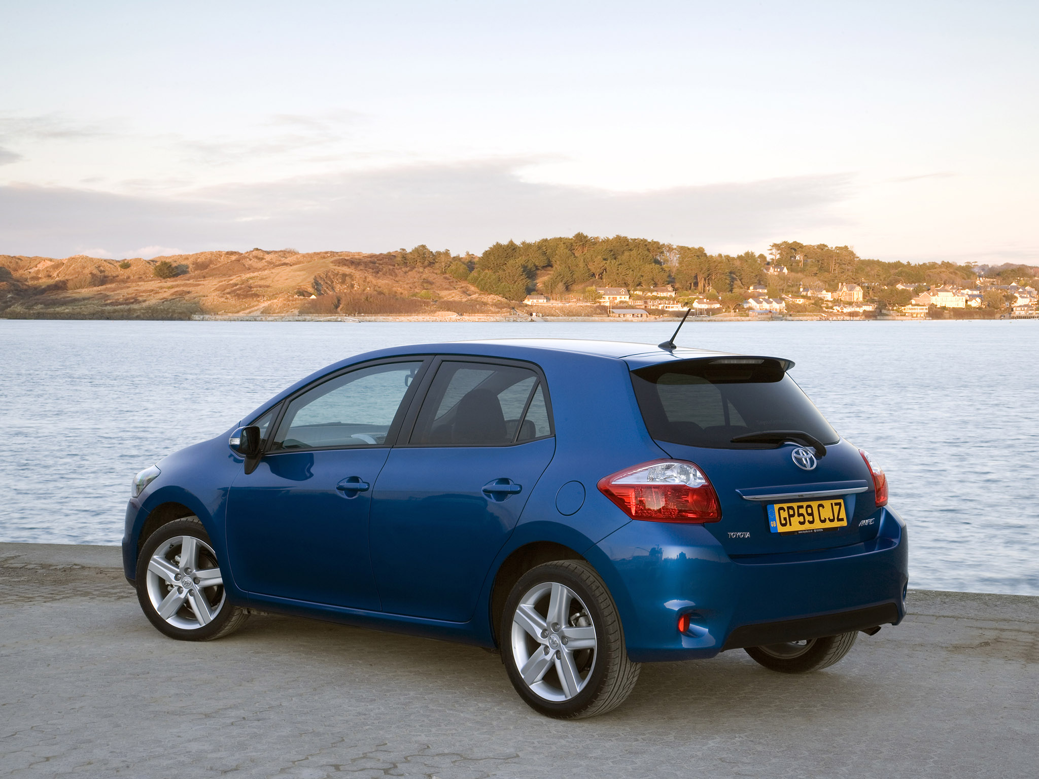 Toyota Auris 5 Doors photo 25