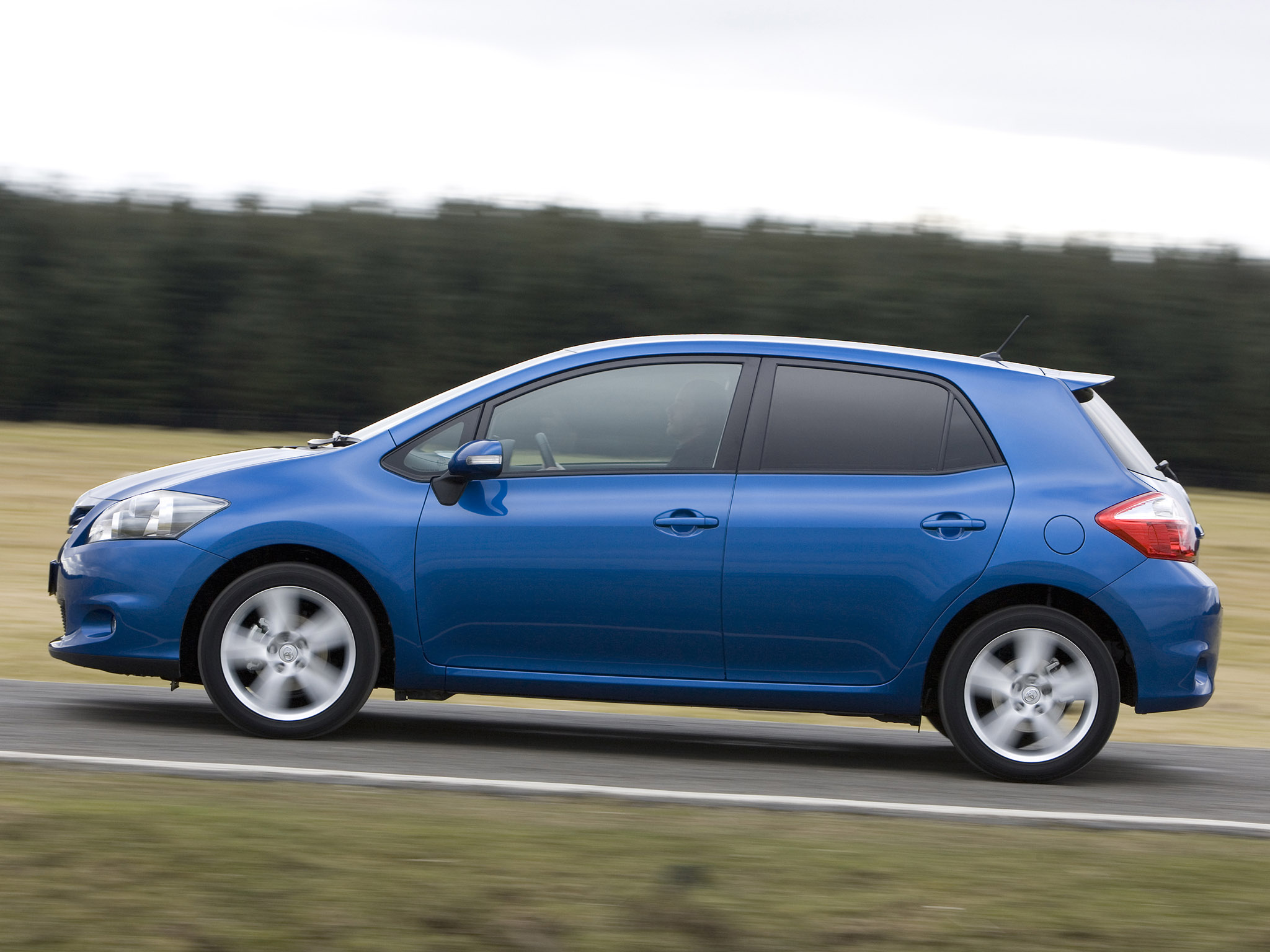 Toyota Auris 5 Doors photo 35