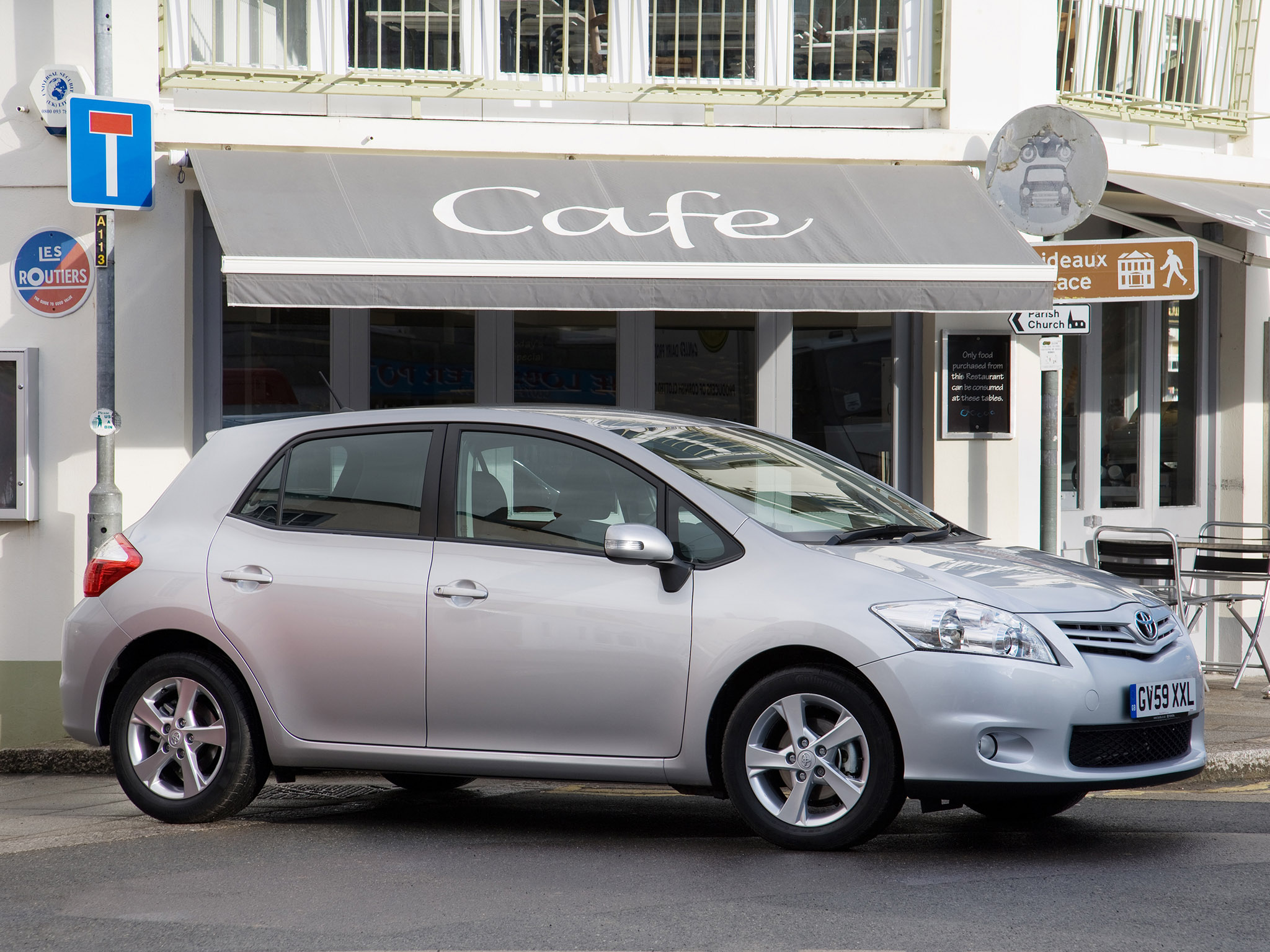 Toyota Auris 5 Doors photo 39