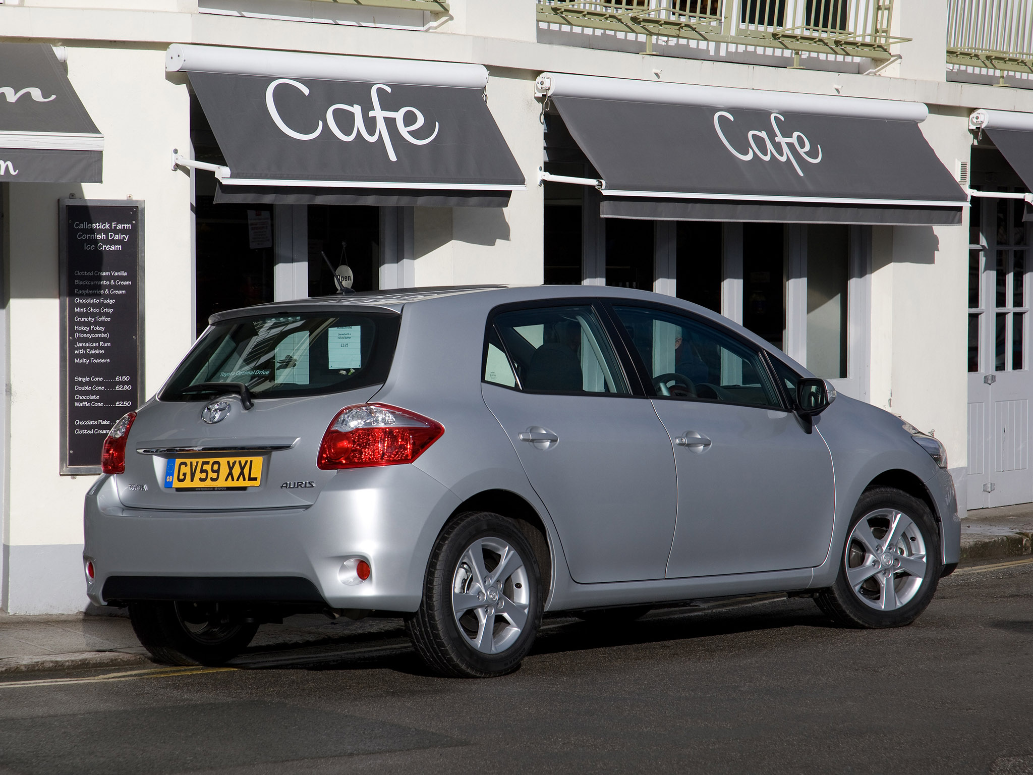 Toyota Auris 5 Doors photo 40