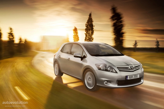 TOYOTA Auris 5 Doors
