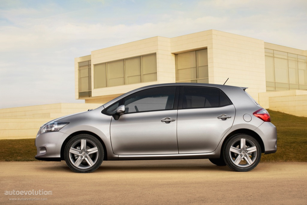 Toyota Auris 5 Doors photo 10