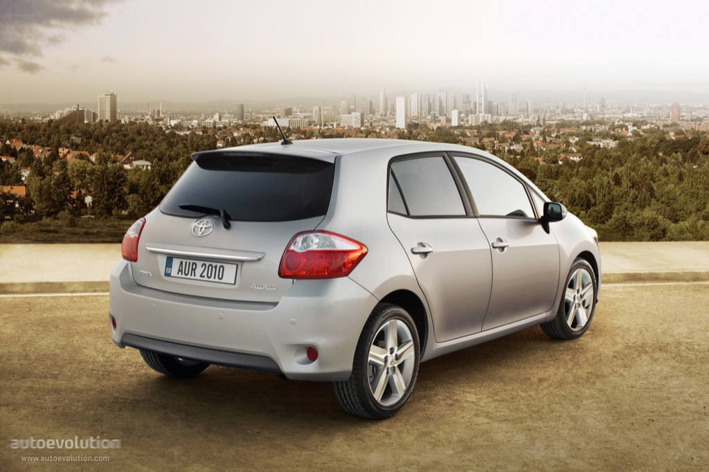 Toyota Auris 5 Doors photo 12