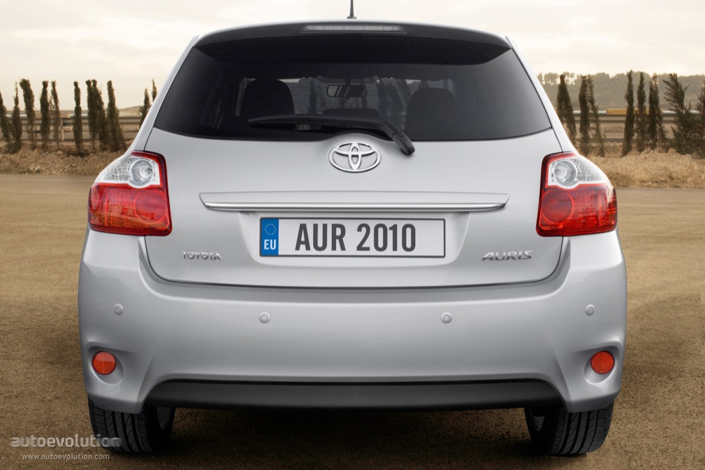 Toyota Auris 5 Doors photo 14