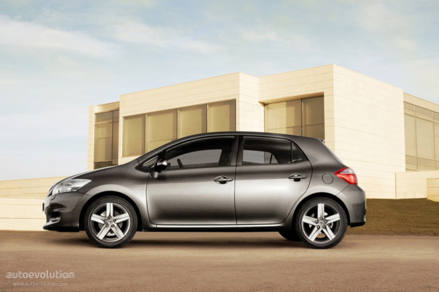 Toyota Auris 5 Doors photo 18