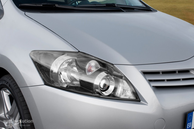 Toyota Auris 5 Doors photo 19