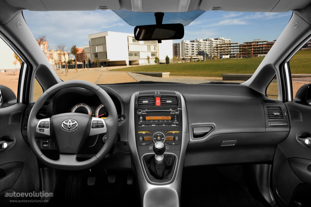 Toyota Auris 5 Doors photo 46
