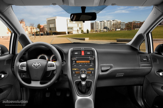 Toyota Auris 5 Doors photo 46
