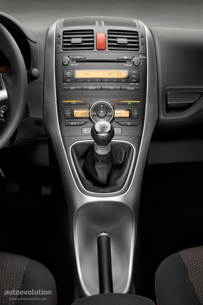 Toyota Auris 5 Doors photo 47