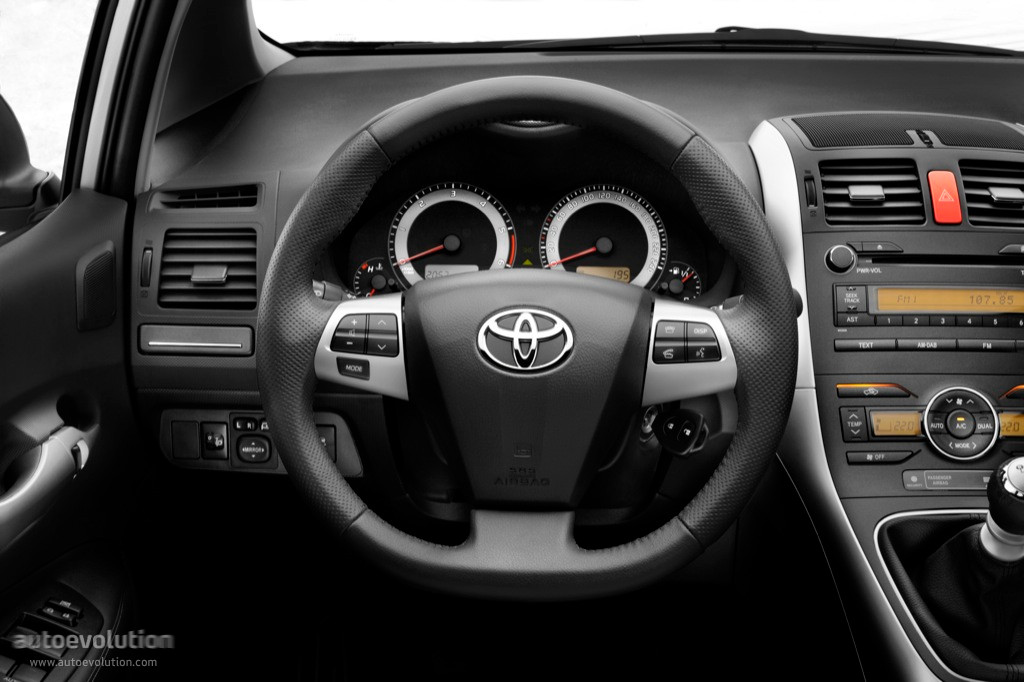 Toyota Auris 5 Doors photo 48