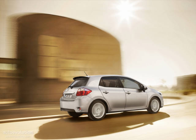 Toyota Auris 5 Doors photo 4