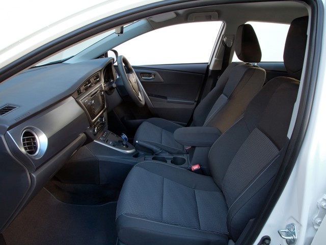 Toyota Auris 5 Doors photo 88