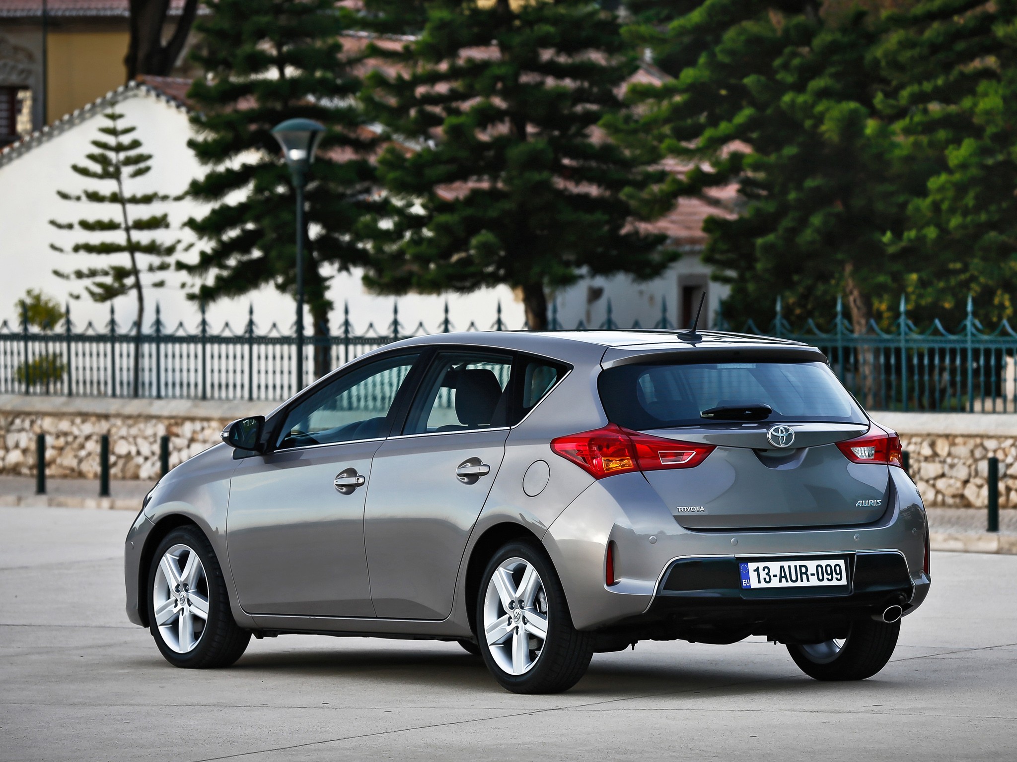 Toyota Auris 5 Doors photo 20