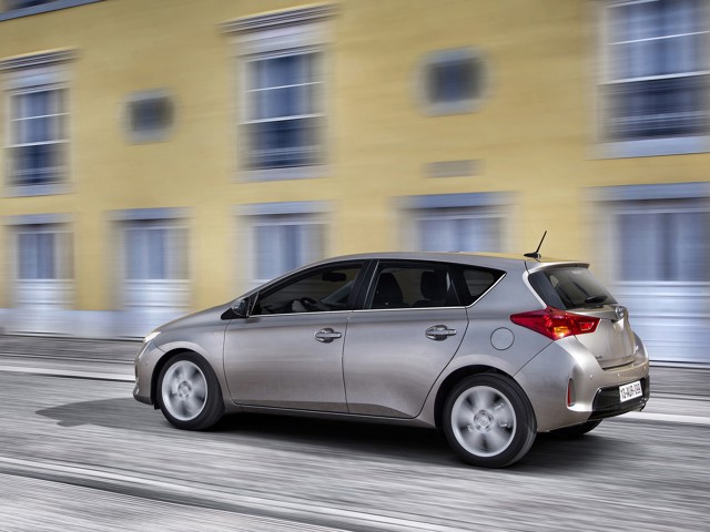 Toyota Auris 5 Doors photo 21
