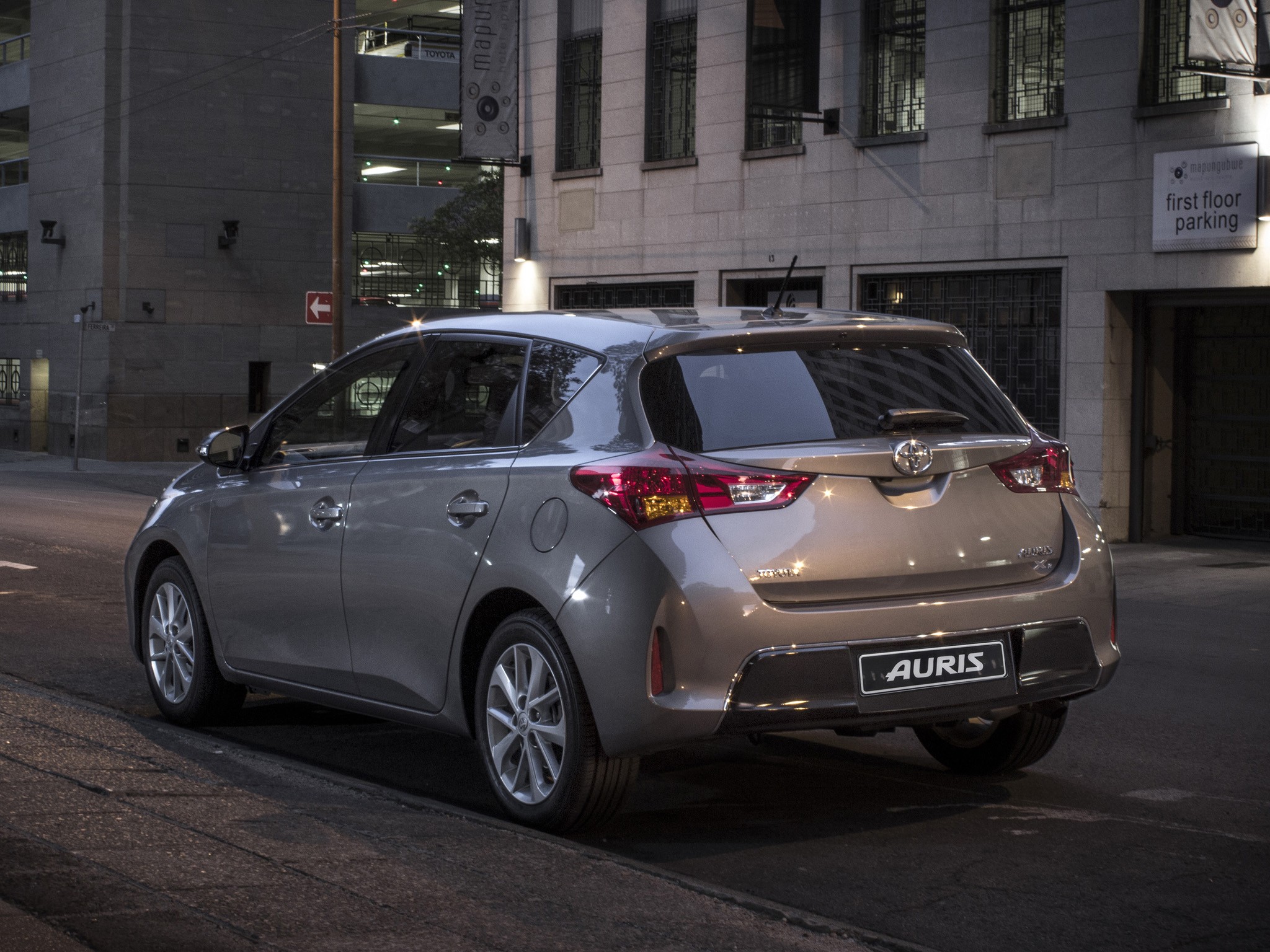 Toyota Auris 5 Doors photo 69