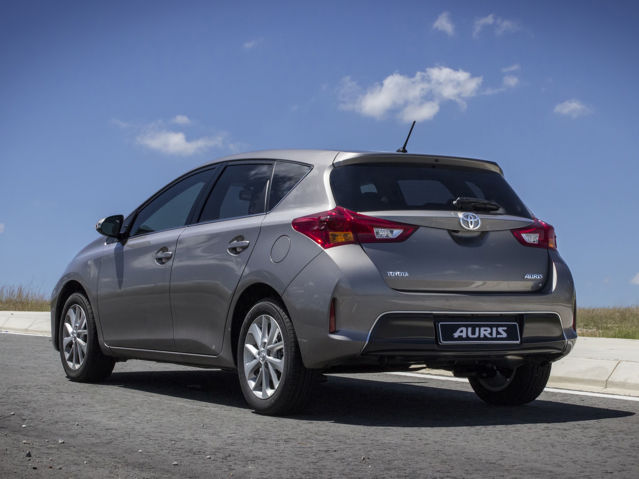 Toyota Auris 5 Doors photo 71