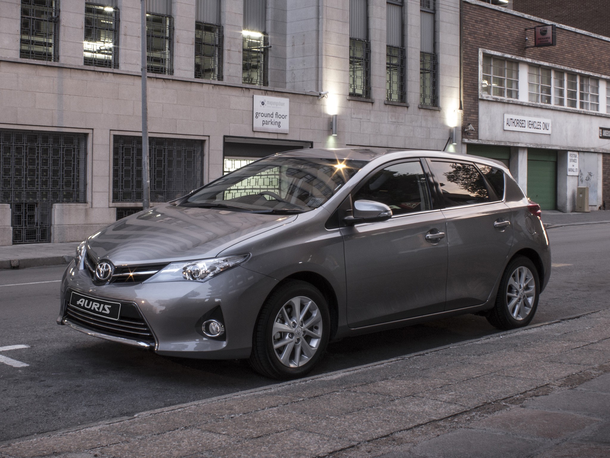 Toyota Auris 5 Doors photo 72