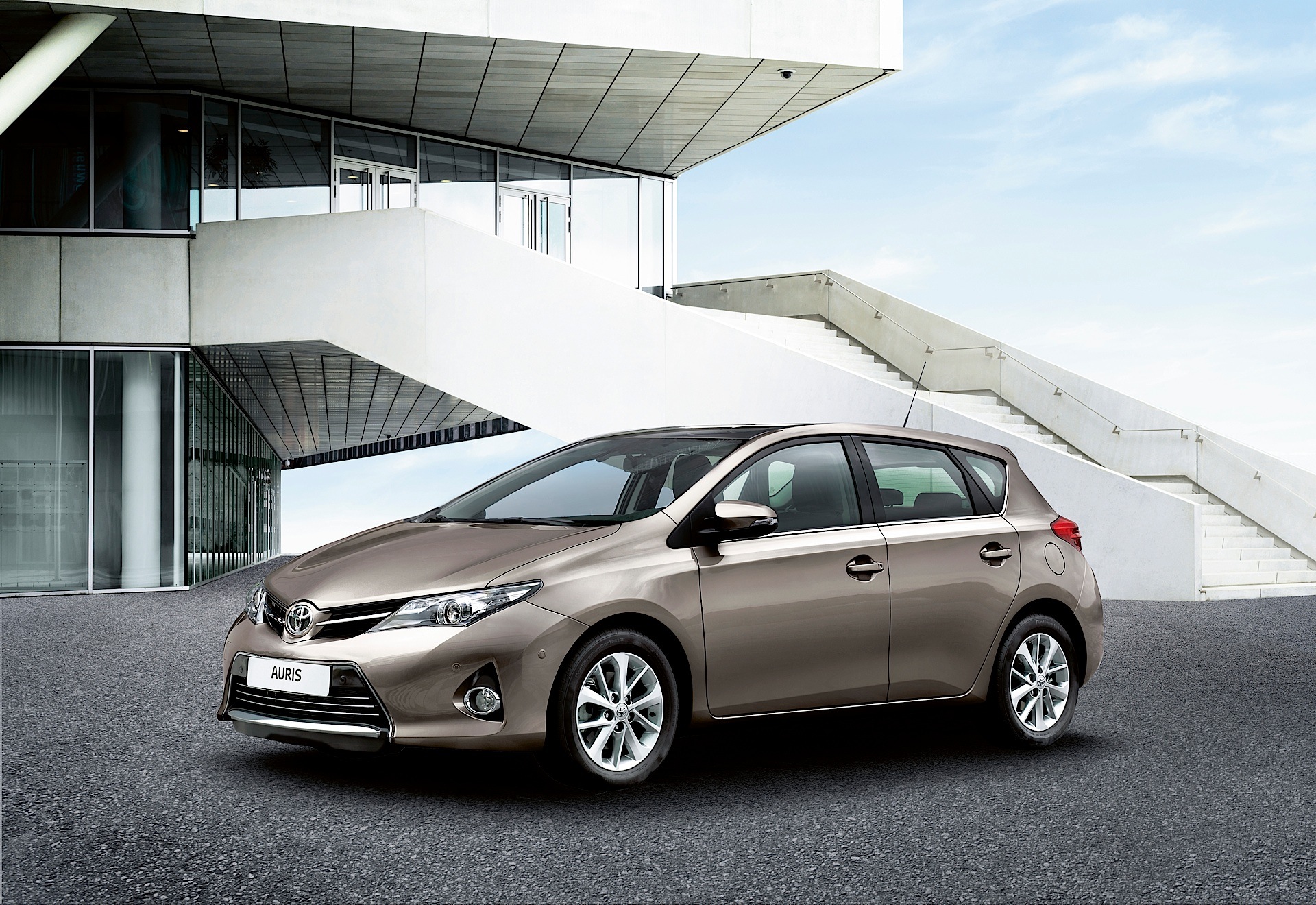 Toyota Auris 5 Doors photo 6